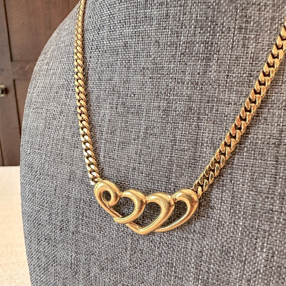 Vintage Napier Triple Heart Necklace Chunky Gold Tone Cuban Chain Signed Choker - Picture 4 of 11
